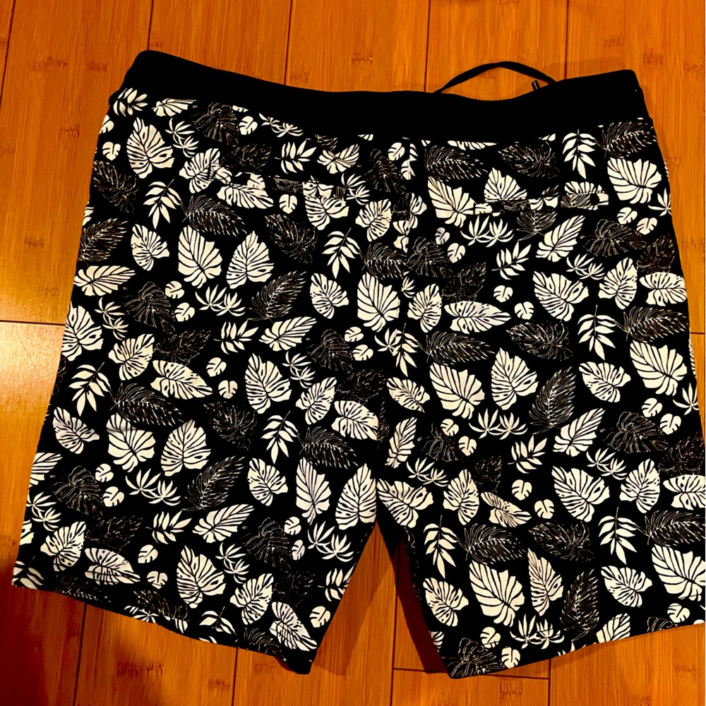 Massimo shorts, Very nice shorts, skate, beach, pool or vacation.